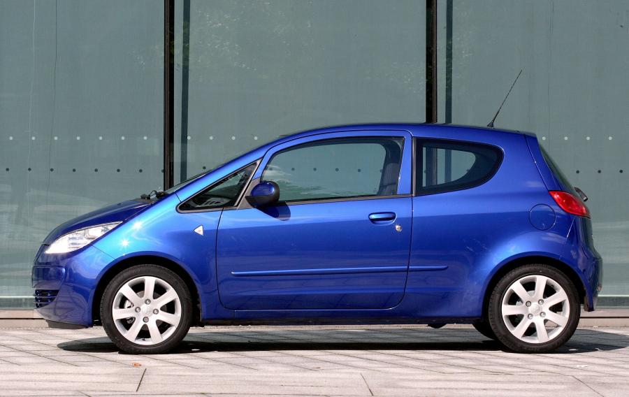  Mitsubishi Colt 3-Door 2004 года  (фото 13 из 55)